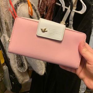 Pink and White Wallet 🩷🤍